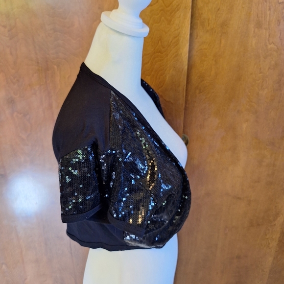 Derek Heart Black Bolero Shrug - Picture 3 of 8